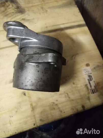 Натяжитель ремня генератора. Мерседес спринтер кла