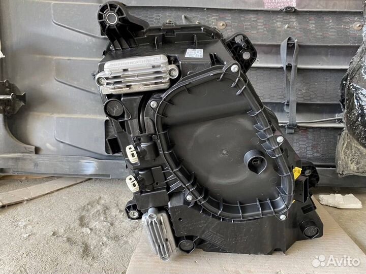 Фара левая Volvo FMX 24056494