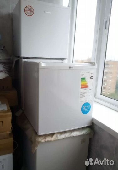 Продам мини холодильник рабочий