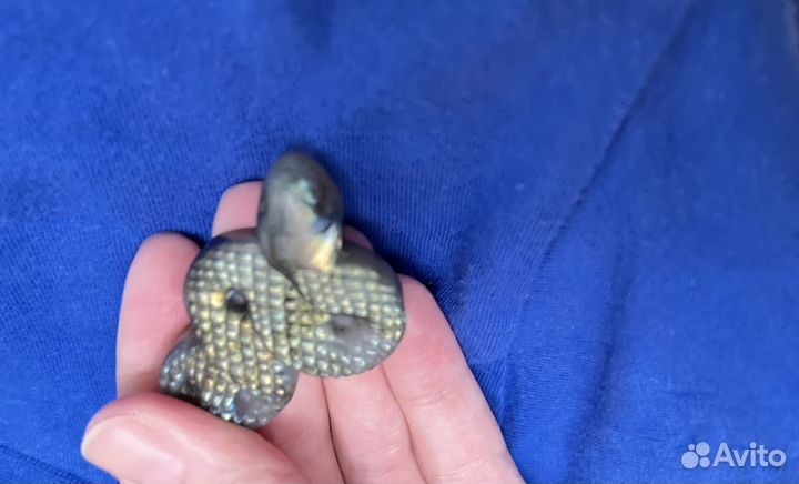 Оберег, змея, корманный тотем из лабродарита