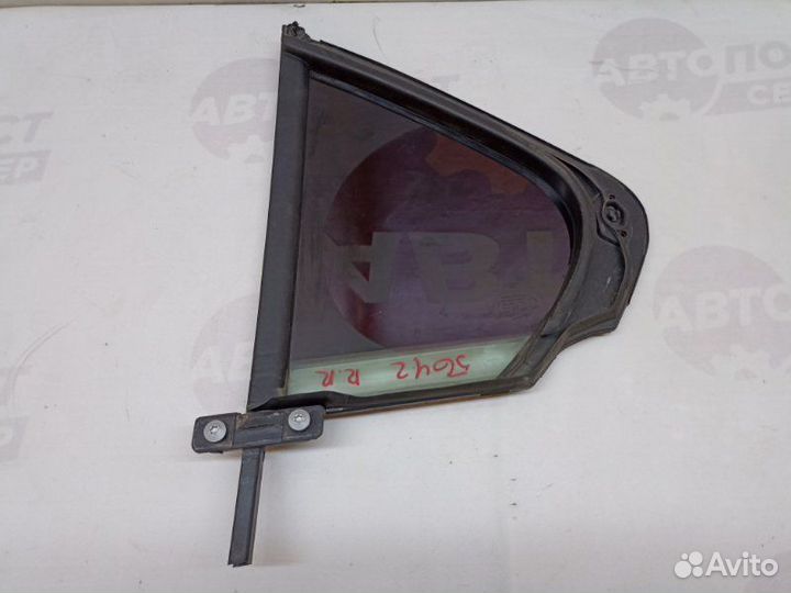 Форточка двери задняя правая Volkswagen Jetta A6