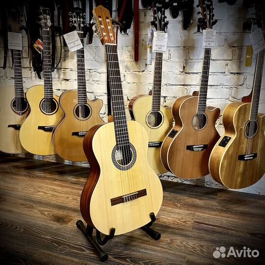 Классическая гитара 4/4 Flight C-125 NA