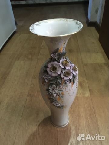 Ваза из тонкой керамики, лёгкая, нежная, красивая