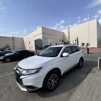 Mitsubishi Outlander 2.0 CVT, 2017, 168 800 км, с пробегом, цена 1 800 000 руб.