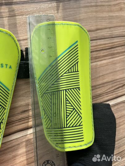 Щитки футбольные детские