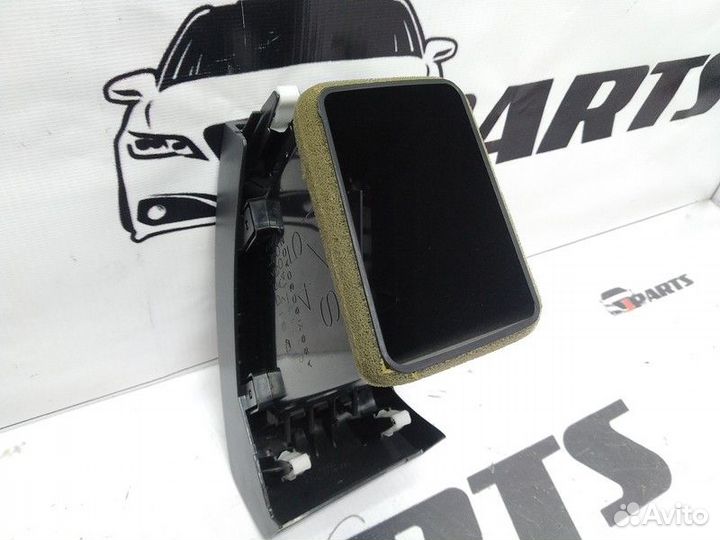 Дефлектор в торпедо Mitsubishi Outlander XL