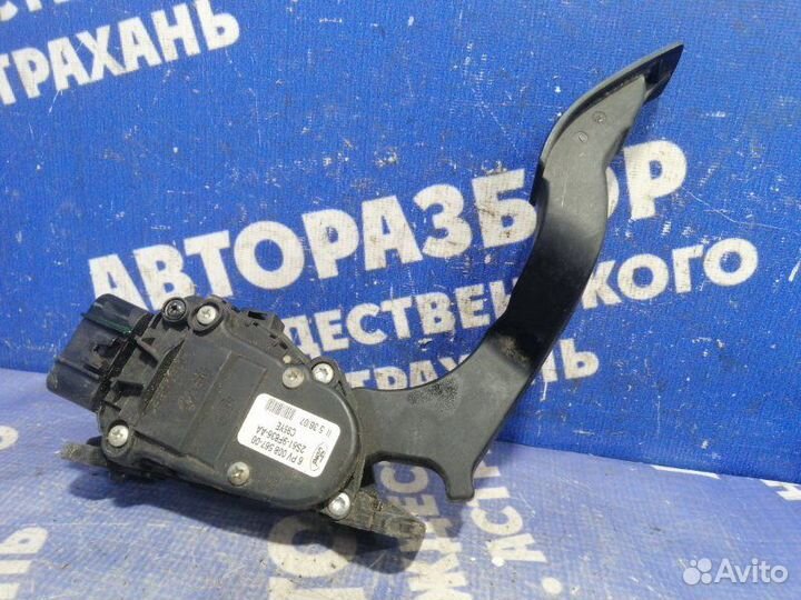 Педаль газа Ford Fiesta 5 хэтчбек fyja 2007