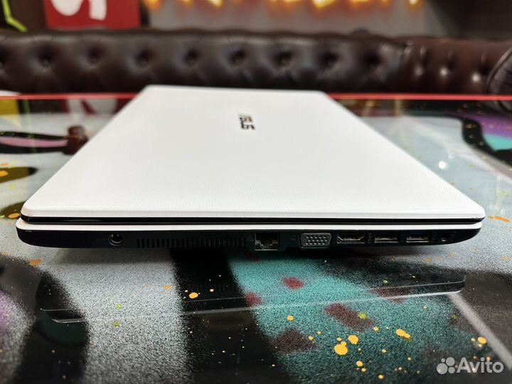 Ноутбук asus X551C RAM 4GB/iNtel 2117U/HDD 500Gb