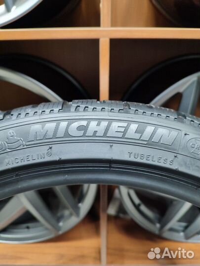 Michelin Pilot Alpin PA4 255/35 R19 и 285/30 R19 98W