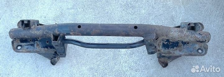 Балка двигателя передняя Хендай H-1 2005г 2.5л