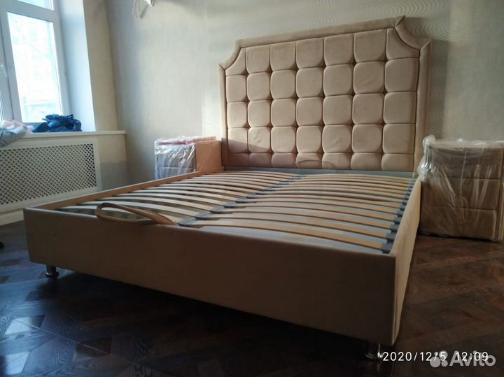 Кровать с матрасом