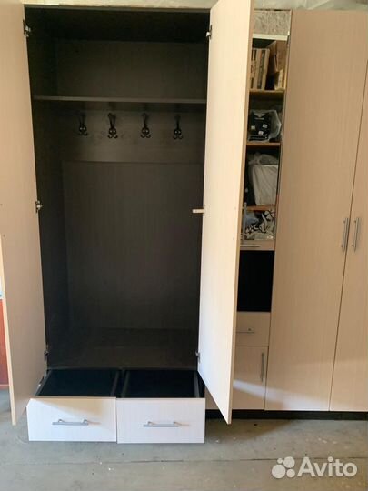 Шкаф