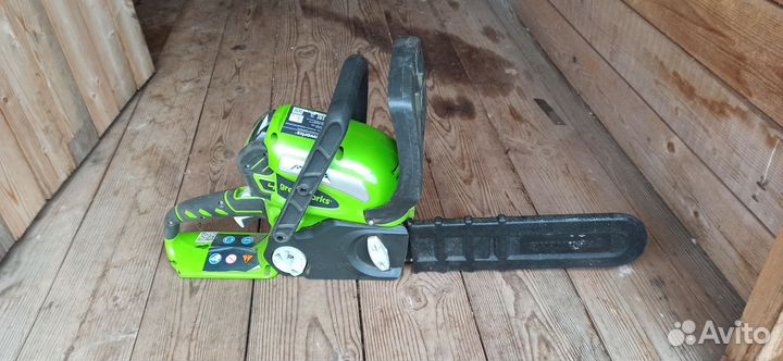 Аккумуляторная пила Greenworks