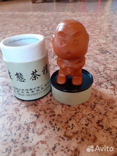 Китайский сувенир писающий мальчик