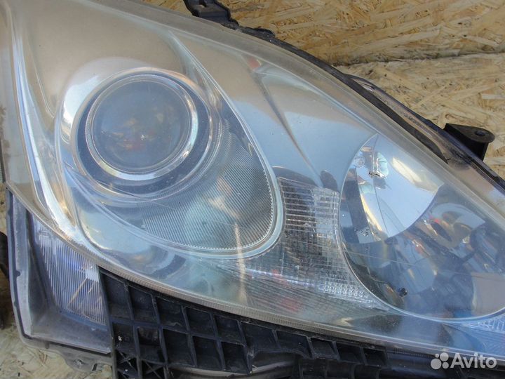 Фара правая ксенон Lexus IS250