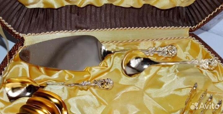 Чайный набор в золоте