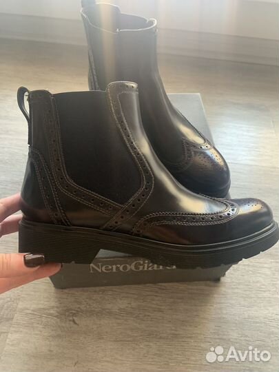 Продам челси Nero Giardini