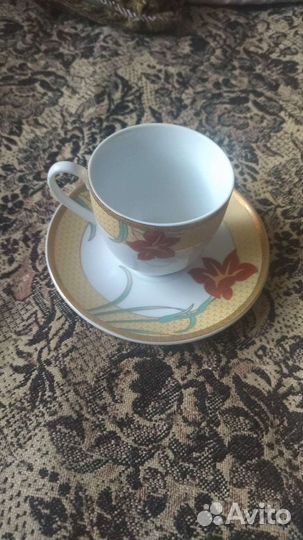 Чайные чашки с блюдцами