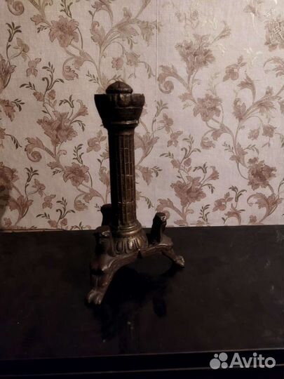 Старинный подсвечник