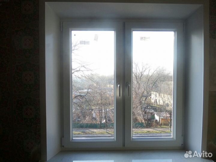 Окно пластиковое подоконник глянец