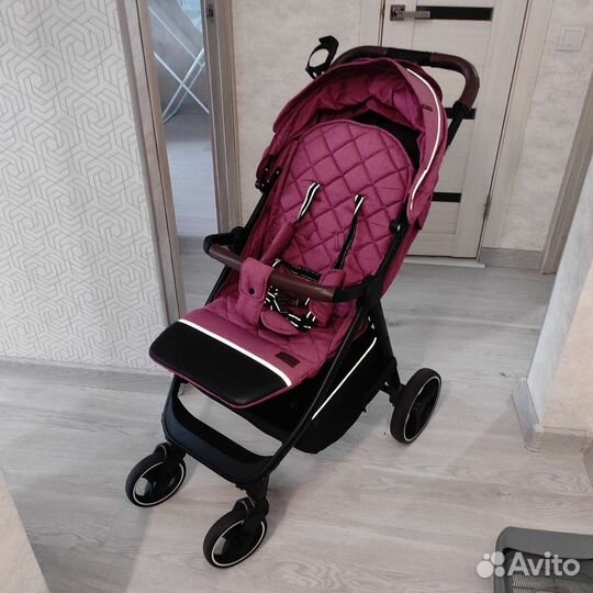 Прогулочная коляска Carello Bravo