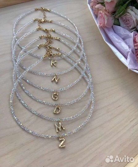 Чокер с буквой