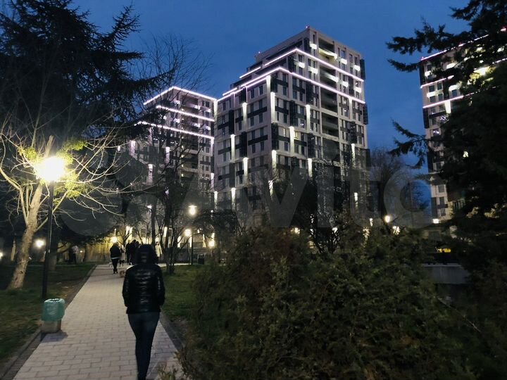 2-к. квартира, 58 м², 8/15 эт.