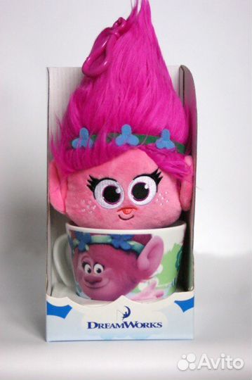 Новые игрушки. В чашках