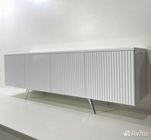 Тумба TV (на опорах или подвесная)