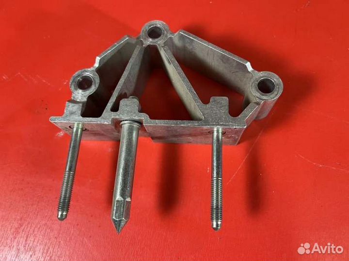 Кронштейн Торпедо Skoda Yeti 1.2 CBZ 2011