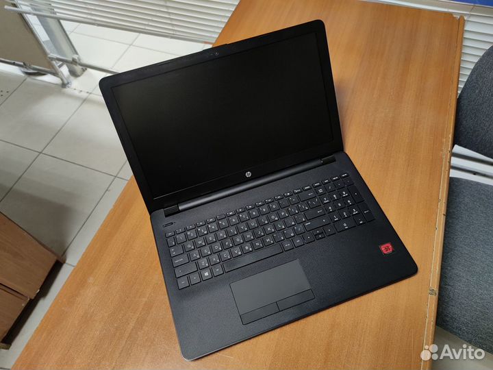 HP Ryzen 3-3200 3.5/8г/ssd256г/Vega 3/как новый