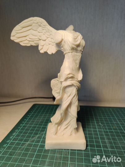Статуэтка Ника Самофракийская