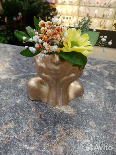 Статуэтка девочка с веночком