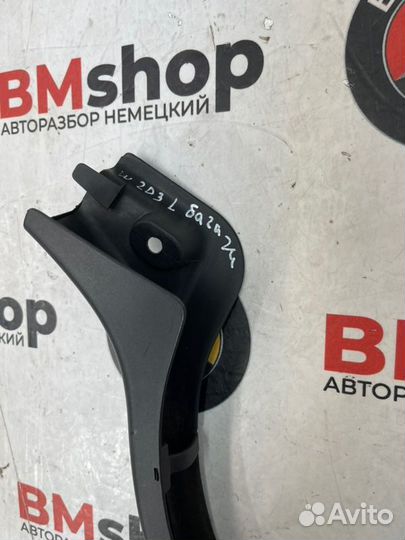 Накладка петли багажника задняя левая