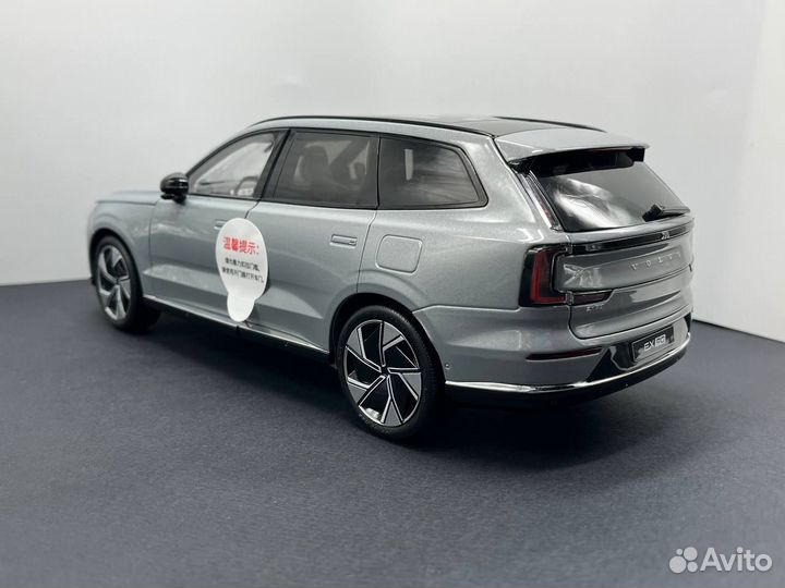 Volvo ex90 1:18 коллекционная модель