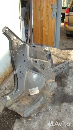 Передняя левая четверть X-treil II