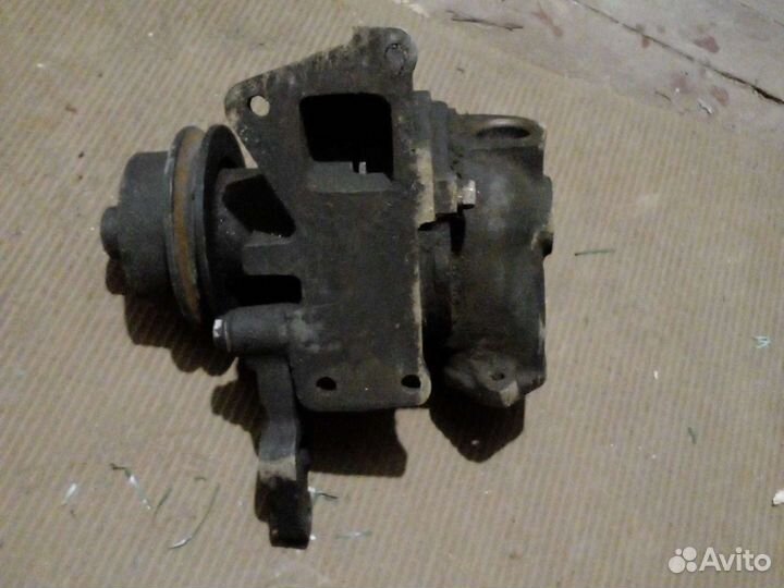 Помпа ямз патрубок нижний