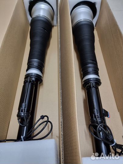 Пневмостойка задняя Mercedes W221 A2213205513