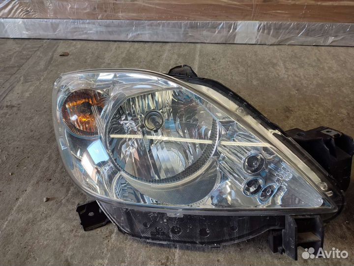 Фары на Mazda Demio рестайлинг 2005-2007