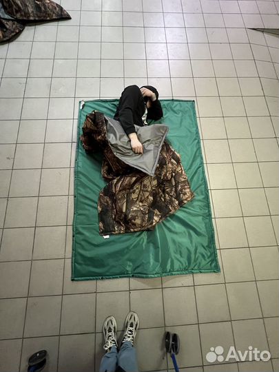 Камуфляжный плащ невидимка спальный мешок