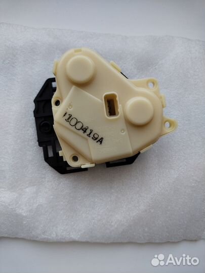 Механизм регулирования правого зеркала ниссан