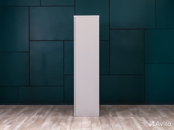 Металлический шкаф с полками Практик