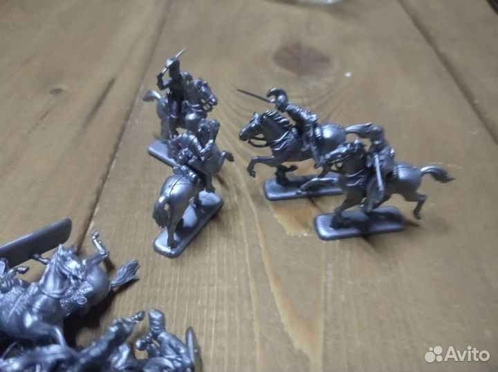 Фигурки солдат коллекционные