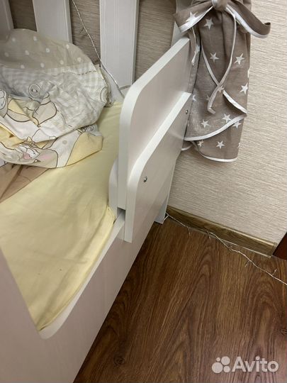 Бортик на кроватку