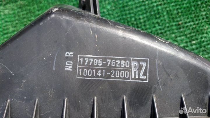 Корпус воздушного фильтра Toyota Land cruiser prad