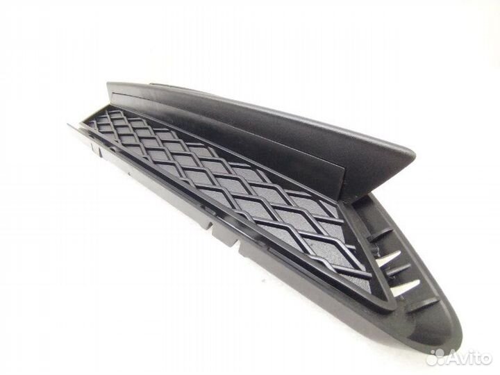 Решетка в бампер передняя правая Bmw 3-Series E90