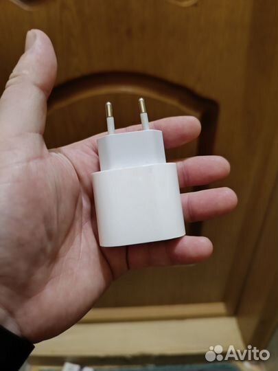 Блок быстрой зарядки iPhone