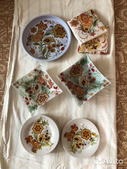 Набор тарелок, поднос, салфетки пасха