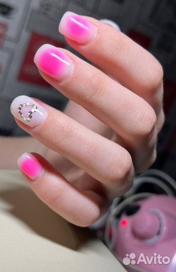 Модель на маникюр