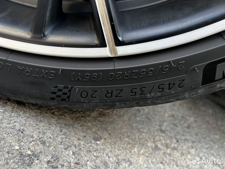 Michelin Pilot Sport 4 S 245/35 R20 и 275/30 R20